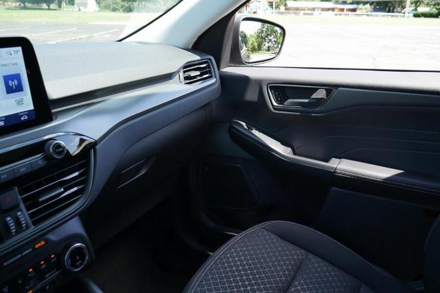 Photo of 2025 Carbonized Gray Metallic Ford Escape