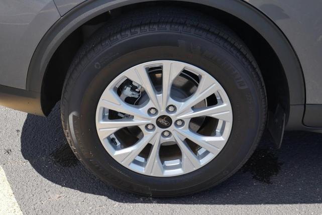 Photo of 2025 Carbonized Gray Metallic Ford Escape