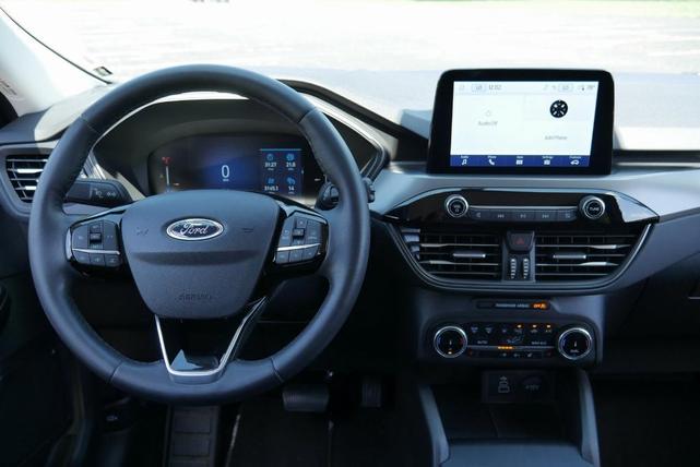 Photo of 2025 Carbonized Gray Metallic Ford Escape