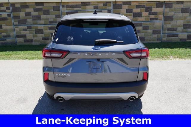 Photo of 2025 Carbonized Gray Metallic Ford Escape