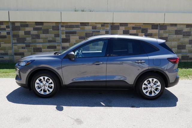 Photo of 2025 Carbonized Gray Metallic Ford Escape