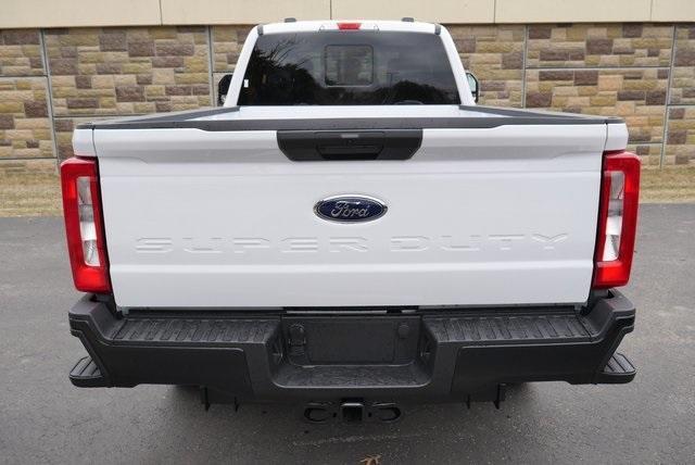 Photo of 2025 Oxford White Ford F-250
