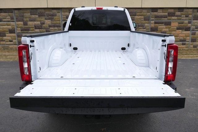 Photo of 2025 Oxford White Ford F-250