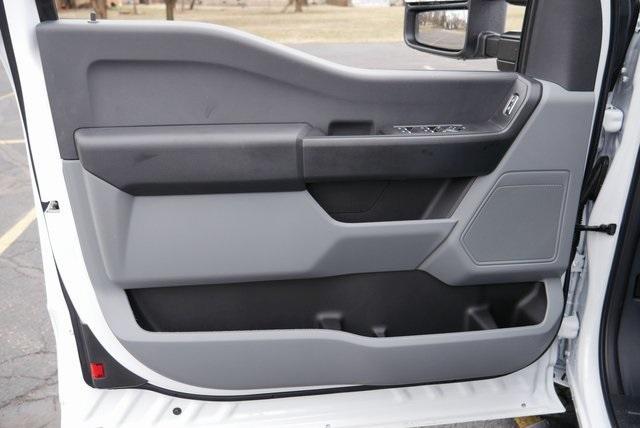 Photo of 2025 Oxford White Ford F-250