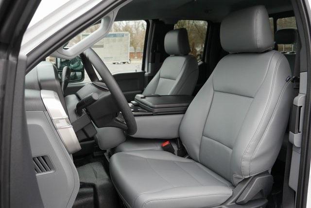 Photo of 2025 Oxford White Ford F-250