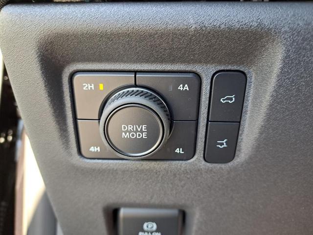 Photo of 2025 Agate Black Metallic Ford Expedition