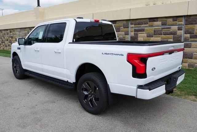 Photo of 2025 Oxford White Ford F-150 Lightning