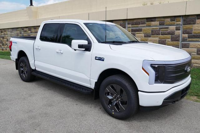 Photo of 2025 Oxford White Ford F-150 Lightning