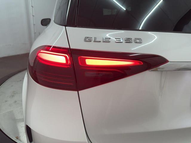 Photo of 2025 Polar White Mercedes-Benz GLE 350