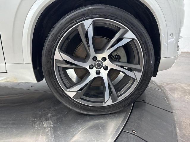 Photo of 2016 White Volvo XC90 Hybrid