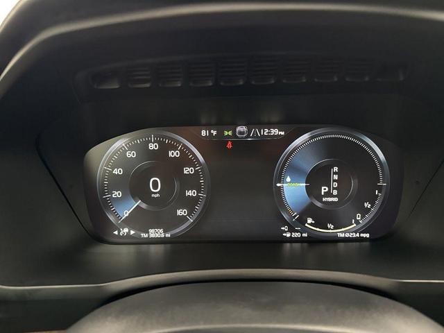 Photo of 2016 White Volvo XC90 Hybrid