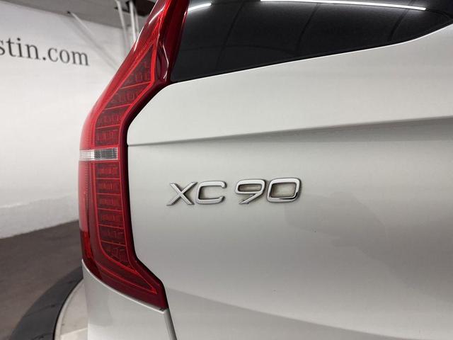 Photo of 2016 White Volvo XC90 Hybrid