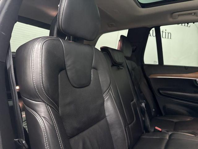 Photo of 2016 White Volvo XC90 Hybrid