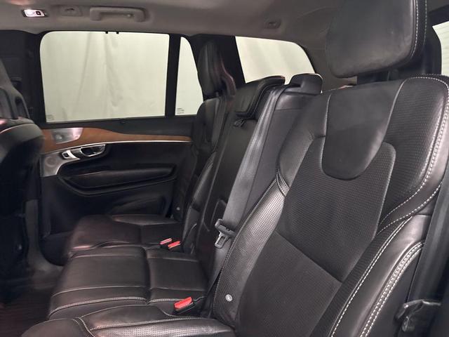 Photo of 2016 White Volvo XC90 Hybrid