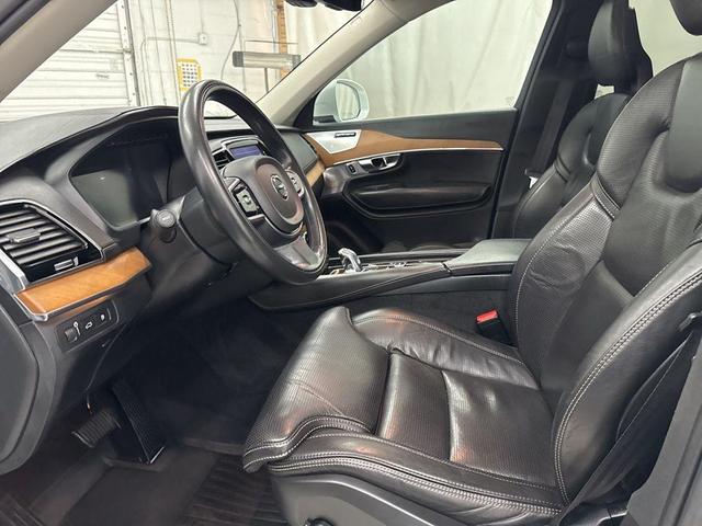 Photo of 2016 White Volvo XC90 Hybrid
