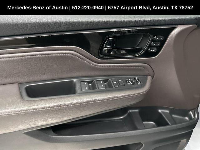 Photo of 2018 Lunar Silver Metallic Honda Odyssey