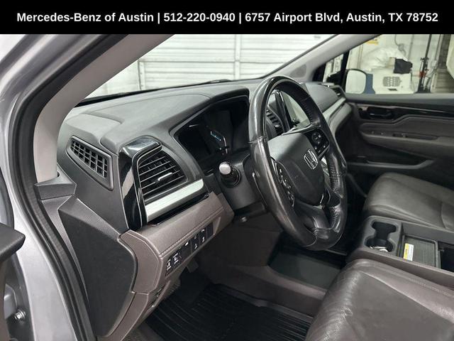 Photo of 2018 Lunar Silver Metallic Honda Odyssey