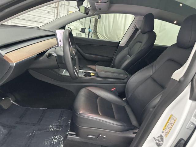 Photo of 2021 White Tesla Model Y