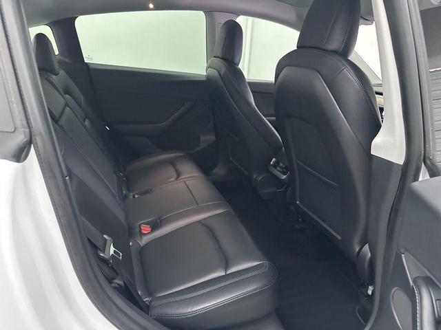 Photo of 2021 White Tesla Model Y
