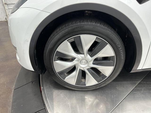 Photo of 2021 White Tesla Model Y