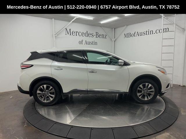 Photo of 2017 White Nissan Murano