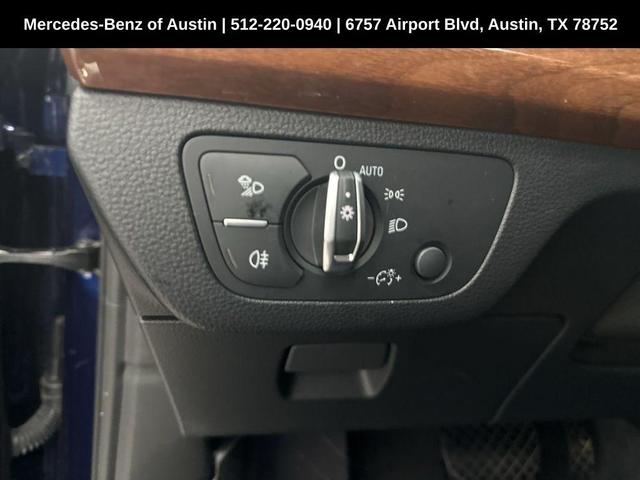 Photo of 2023 Navarra Blue Metallic Audi Q5