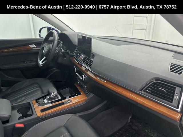 Photo of 2023 Navarra Blue Metallic Audi Q5