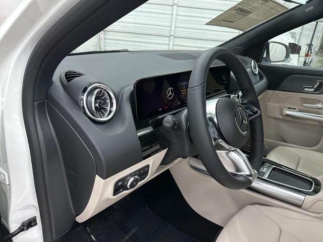 Photo of 2025 Polar White Mercedes-Benz GLA 250