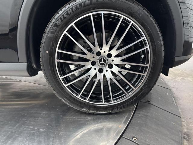Photo of 2026 Black Mercedes-Benz GLC 300