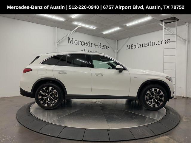 Photo of 2025 Polar White Mercedes-Benz GLC 350e