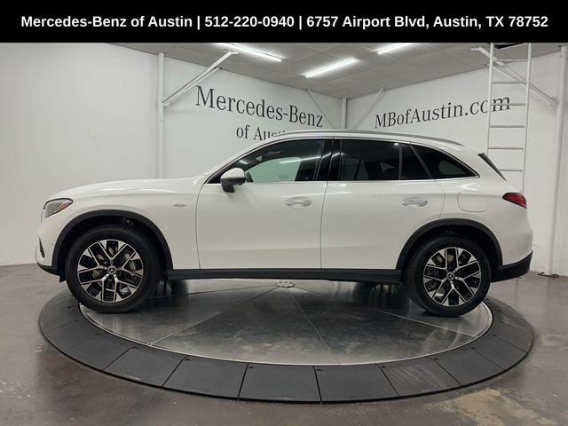 Photo of 2025 Polar White Mercedes-Benz GLC 350e
