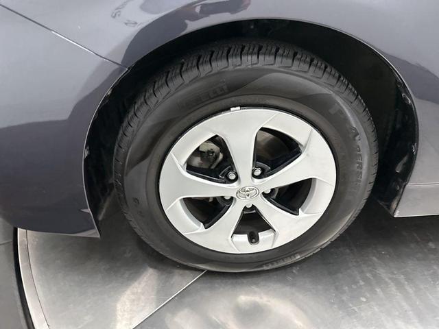 Photo of 2013 Winter Gray Metallic Toyota Prius