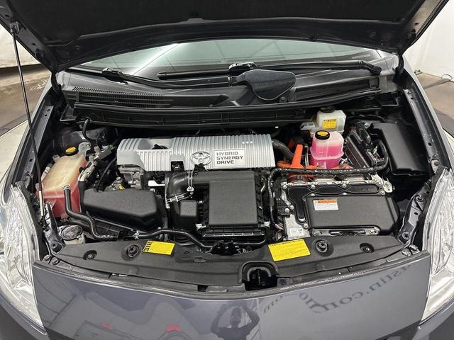 Photo of 2013 Winter Gray Metallic Toyota Prius