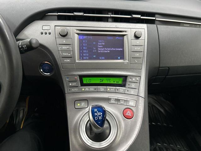 Photo of 2013 Winter Gray Metallic Toyota Prius