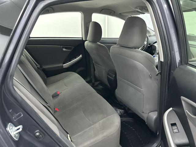 Photo of 2013 Winter Gray Metallic Toyota Prius