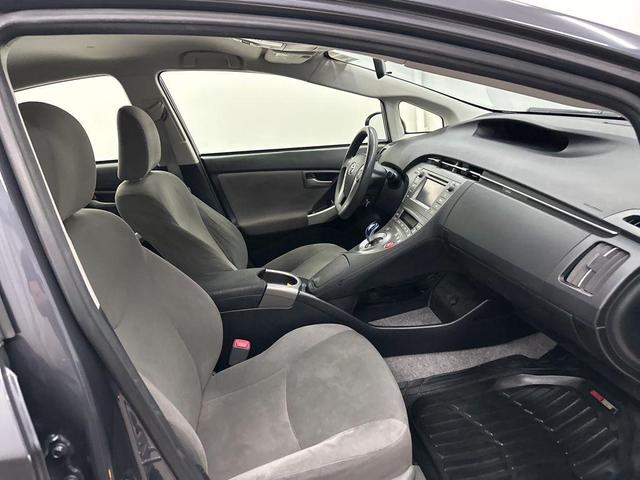 Photo of 2013 Winter Gray Metallic Toyota Prius