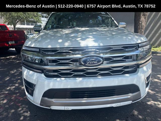 Photo of 2023 Star White Ford Expedition