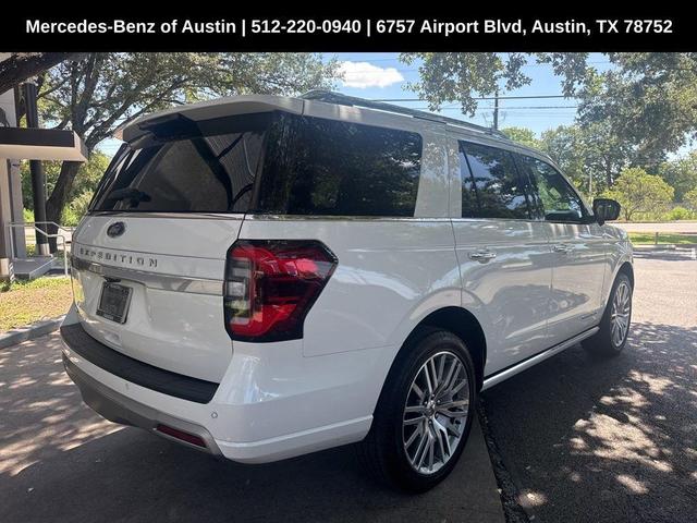 Photo of 2023 Star White Ford Expedition