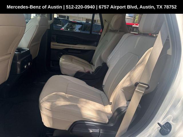 Photo of 2023 Star White Ford Expedition