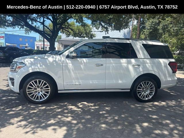 Photo of 2023 Star White Ford Expedition