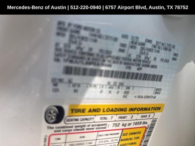 Photo of 2023 Star White Ford Expedition