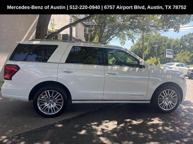 Photo of 2023 Star White Ford Expedition