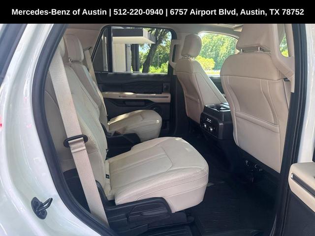 Photo of 2023 Star White Ford Expedition