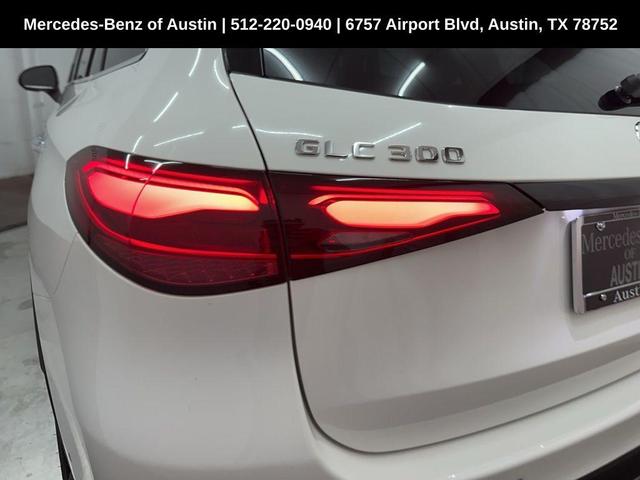 Photo of 2025 Polar White Mercedes-Benz GLC 300