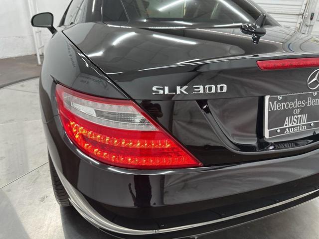 Photo of 2016 Black Mercedes-Benz SLK-Class