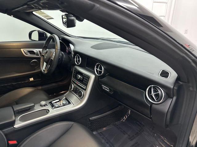 Photo of 2016 Black Mercedes-Benz SLK-Class