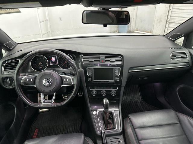 Photo of 2016 Pure White Volkswagen Golf GTI