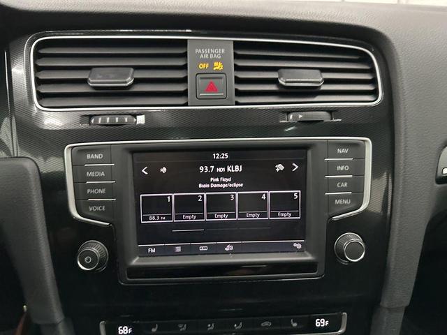 Photo of 2016 Pure White Volkswagen Golf GTI