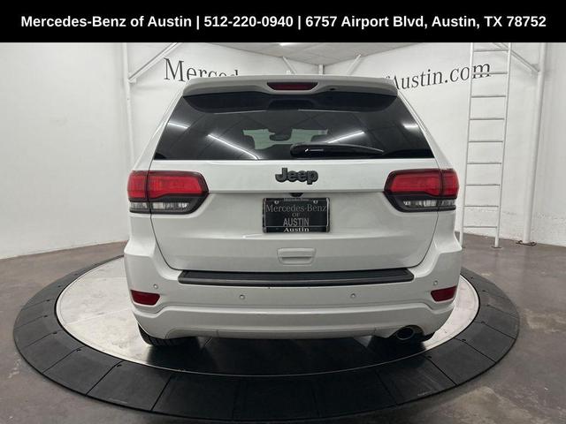 Photo of 2021 Bright White Clearcoat Jeep Grand Cherokee