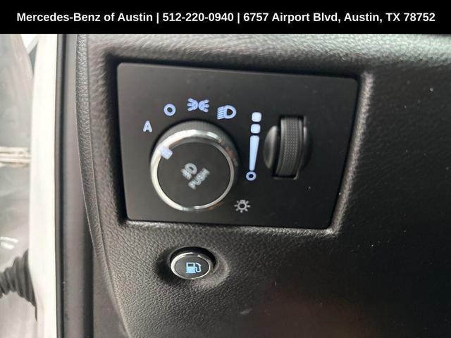 Photo of 2021 Bright White Clearcoat Jeep Grand Cherokee
